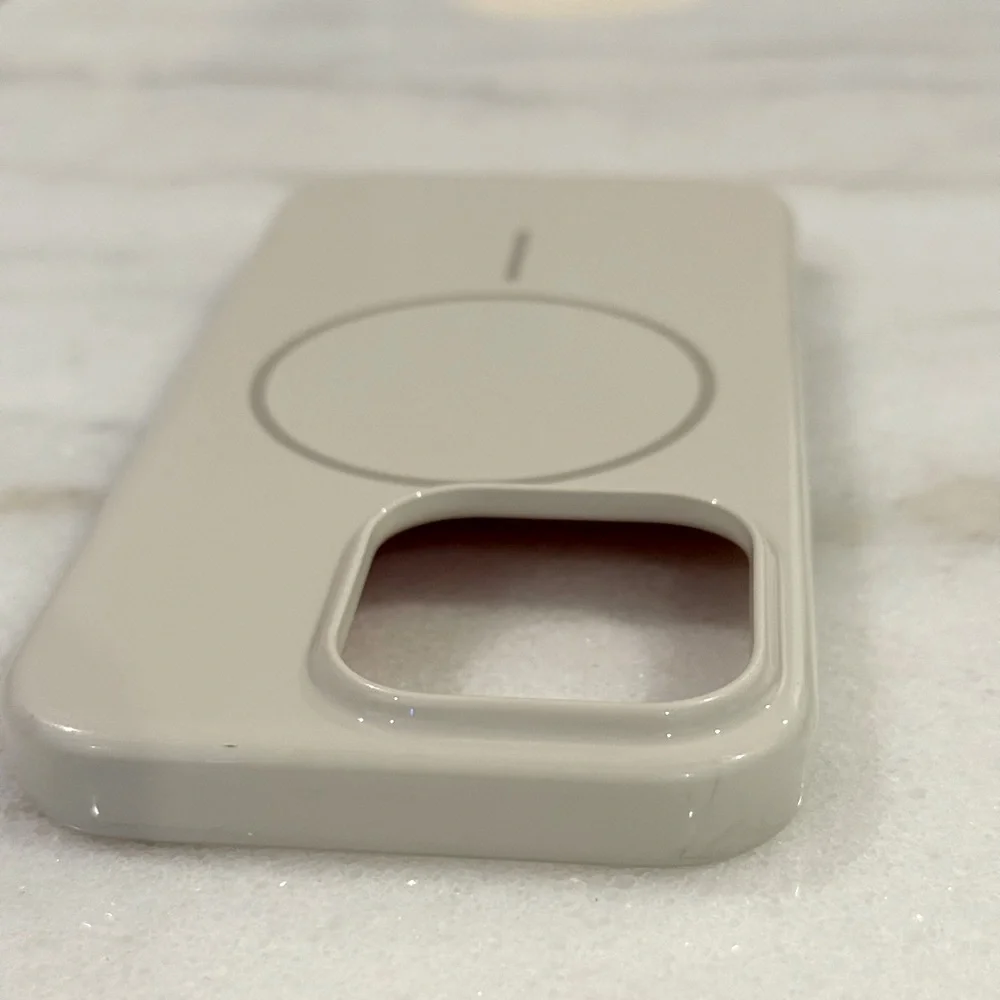 Beats iPhone 16 Pro Case with MagSafe - Summit Stone (beige)